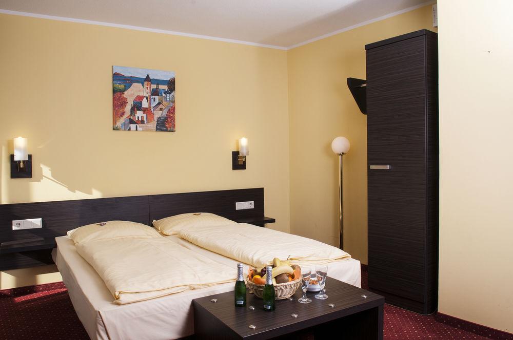 Invite Hotel Nuernberg City Bagian luar foto