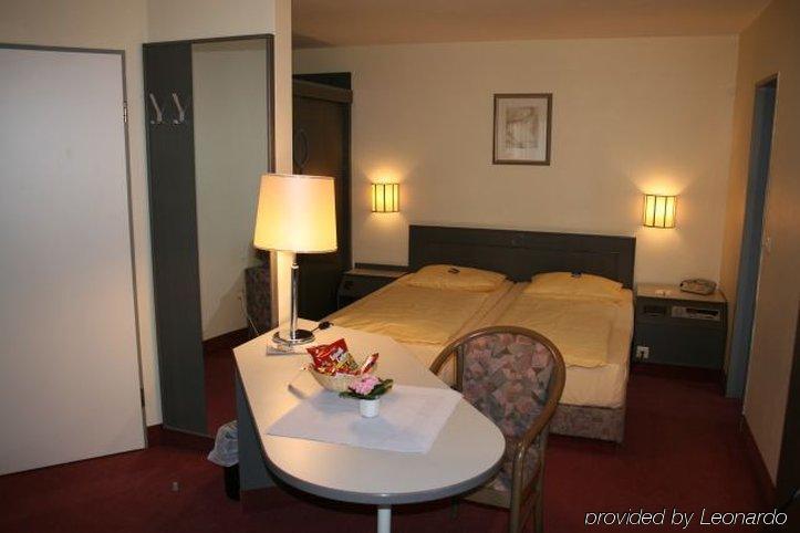 Invite Hotel Nuernberg City Ruang foto